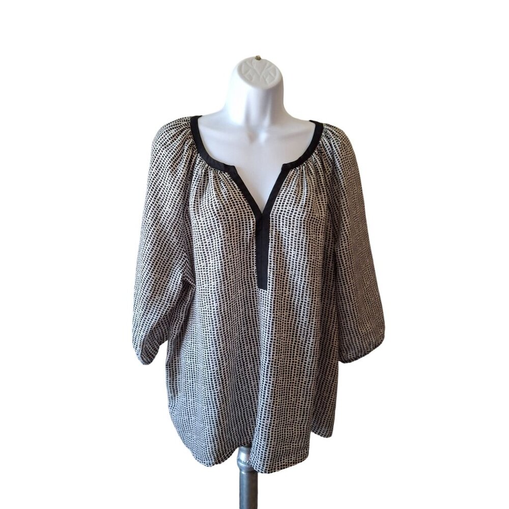 Ann Taylor Tunic Blouse L Black White Geometric V Neck 3/4 Sleeve Lagenlook